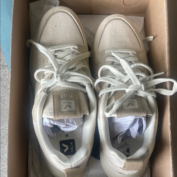 Veja X Reformation Women's Cream Sneakers - Picture 2 of 9